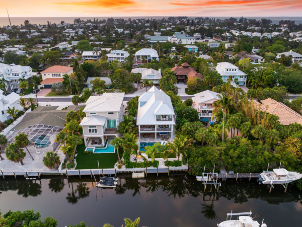 Exquisite 4 Bedroom Vacation Rental with Great Amenities
